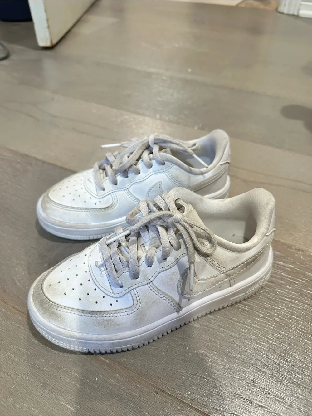 Kids Nikes size 13